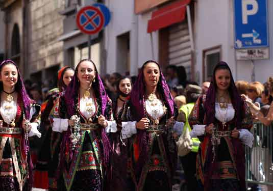 Bitti costumes